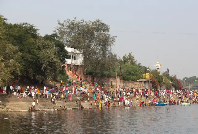 Ram Ghat on the Shipra, Ujjain's main bathing ghat (context view of the city)